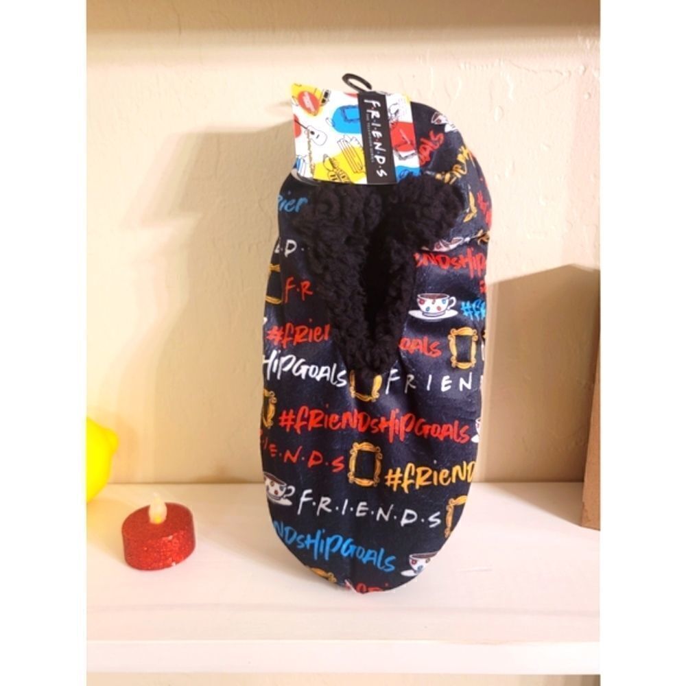 Friends The Television Series snuggle toe slippers size S/M